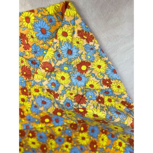 Vintage Mod Flower Power Fabric 31x35” - Picture 6 of 6